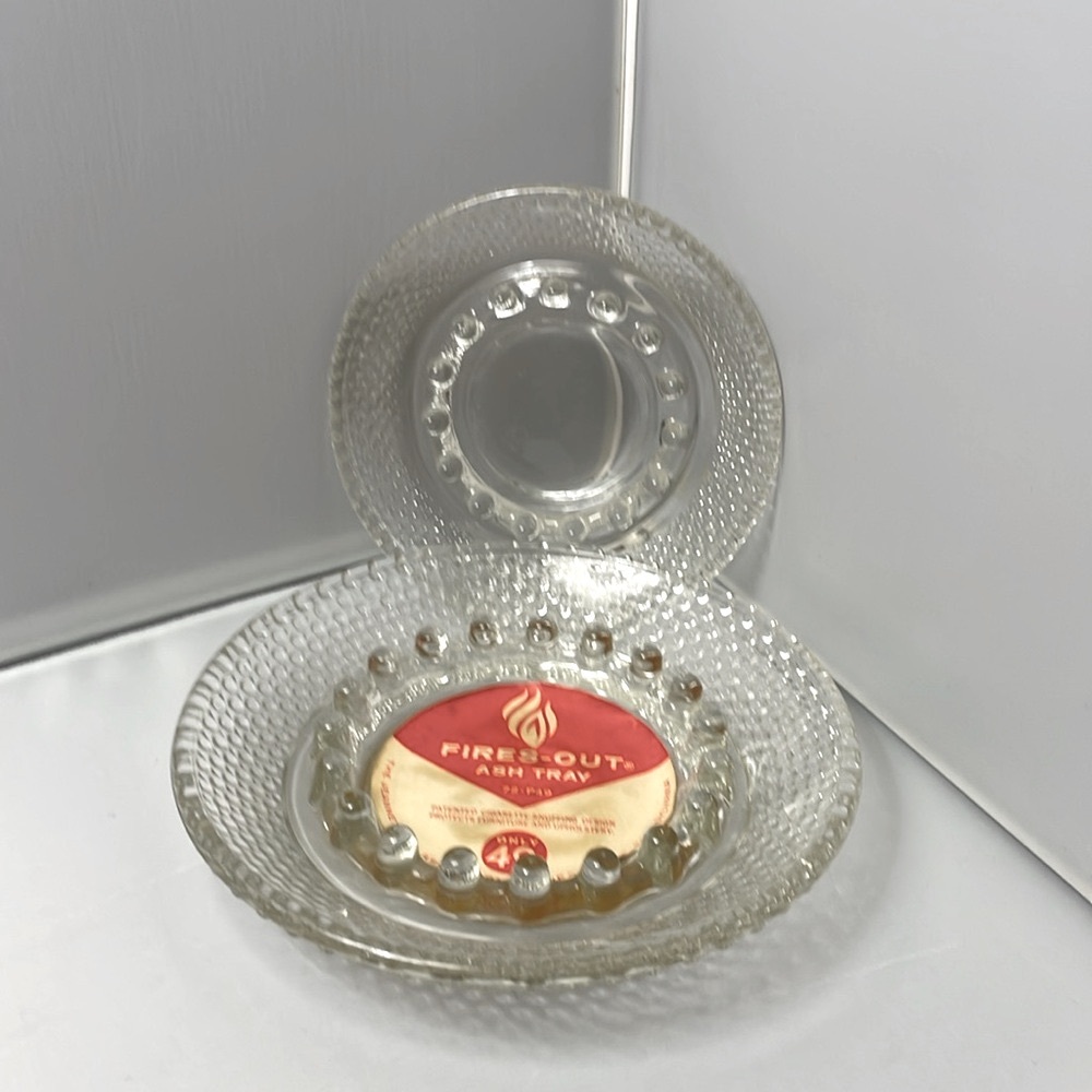Pair Jeannette Vintage Fires Out Pressed Glass Ashtray,‎ 1 w/ Original Label